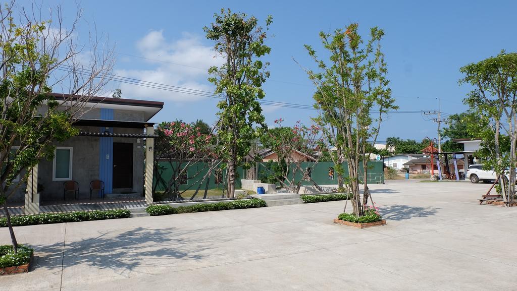 Lullaby Boutique Resort Thap Sakae Bagian luar foto